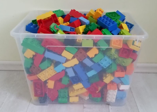 Lego duplo 100 - •,